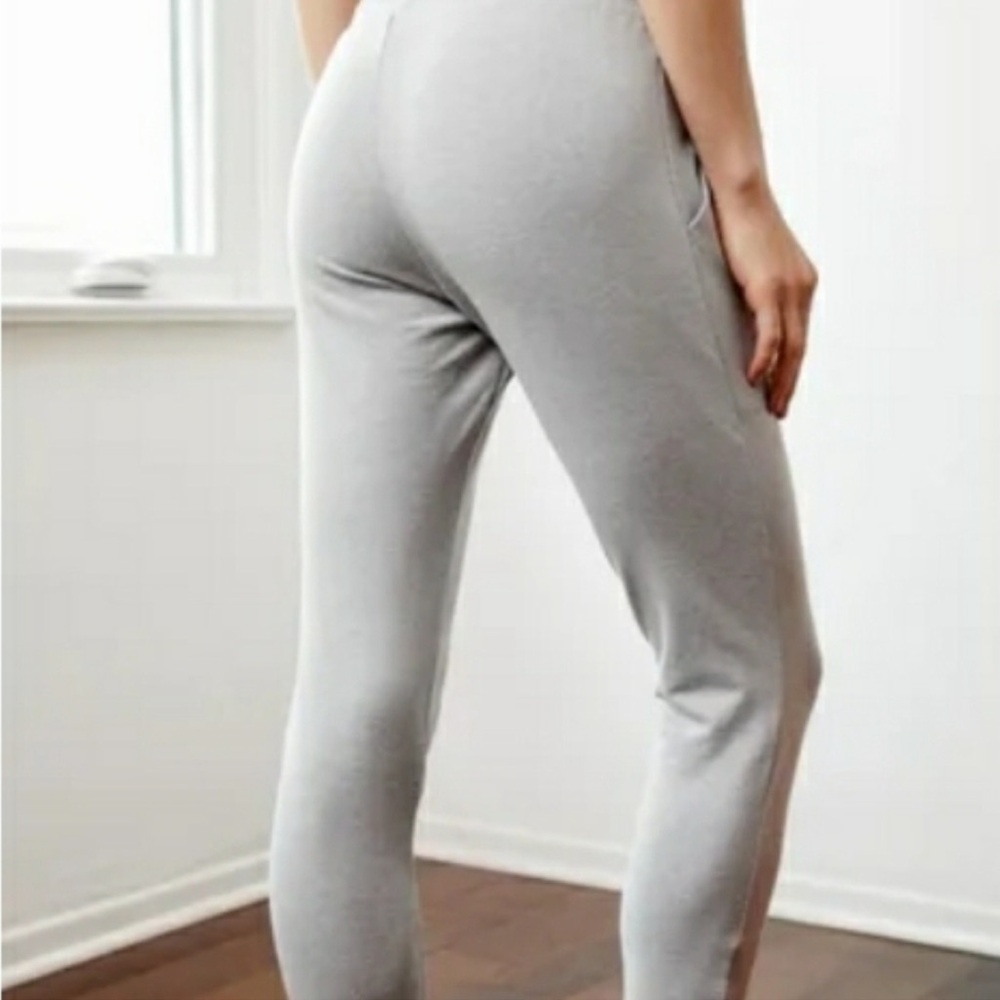 Free People Light Gray Joggers. NWT Size medium - Picture 2 of 4